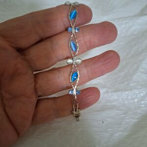 A Women's Dainty Cat's Eye Bracelet Blue and White Gemstone Elegant Fairy Core